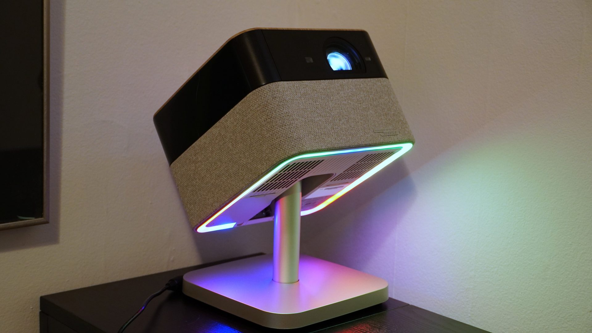 Обзор Epson Lifestudio Flex Plus — проектор в 4K