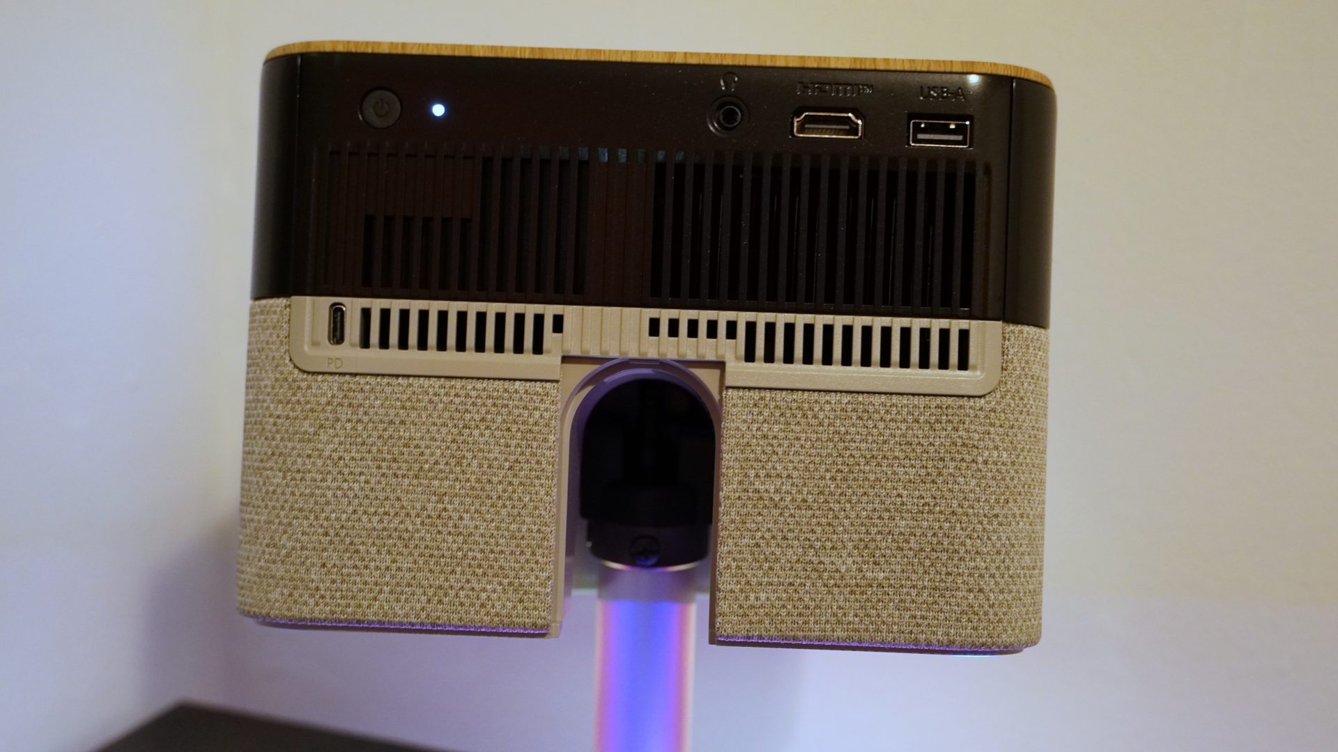 Обзор Epson Lifestudio Flex Plus — проектор в 4K