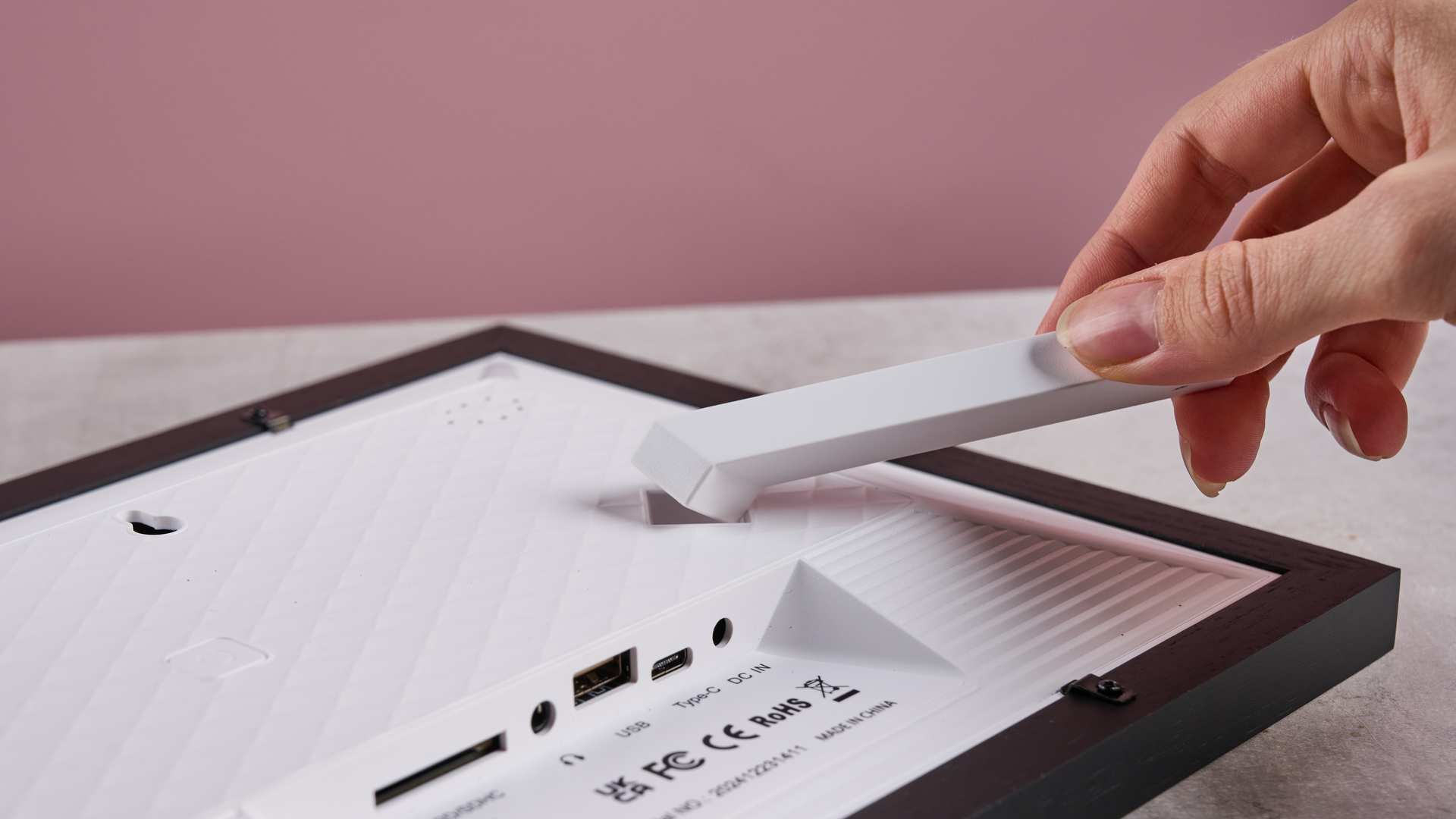 Обзор Eptusmey 10.1 — недорогая WiFi-фоторамка