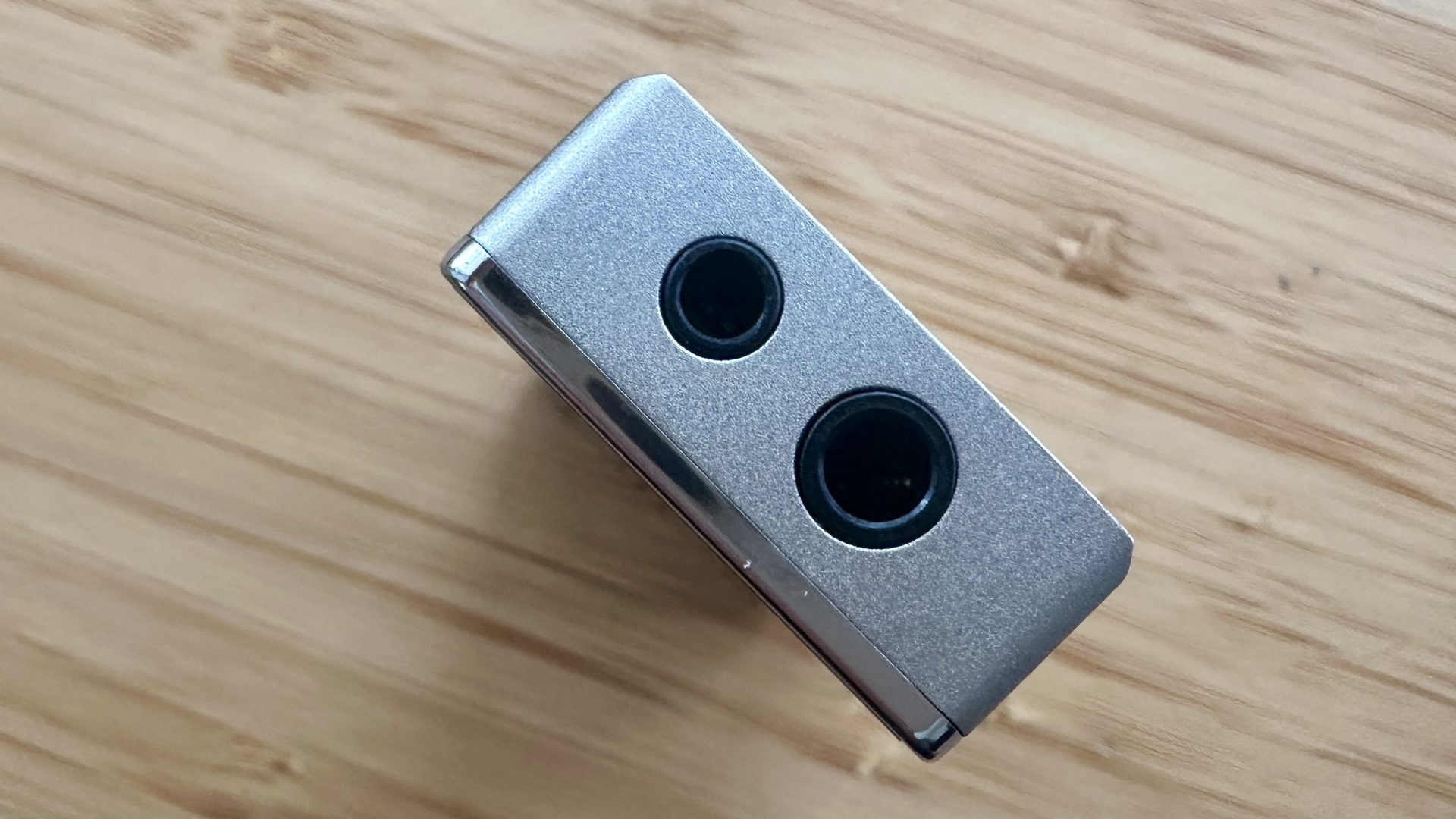 Обзор FiiO QX13 — портативный ЦАП-усилитель для смартфона картинка Обзор FiiO QX13 — портативный ЦАП для смартфонов