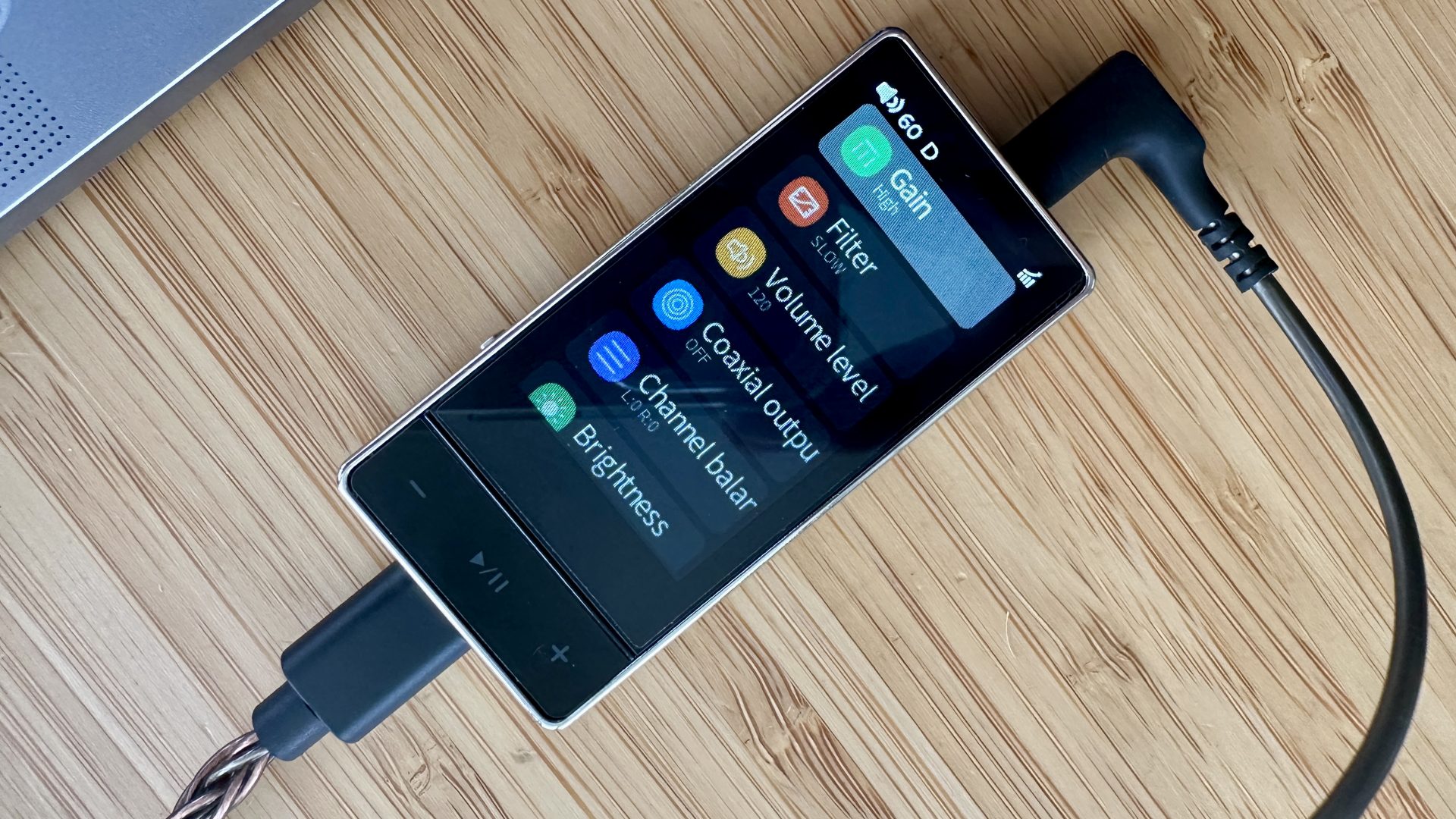 Обзор FiiO QX13 — портативный ЦАП-усилитель для смартфона картинка Обзор FiiO QX13 — портативный ЦАП для смартфонов