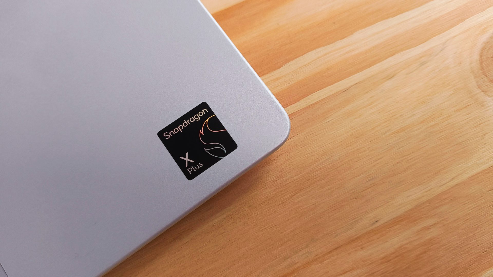 Обзор HP OmniBook 5 14 — батарея и яркий экран