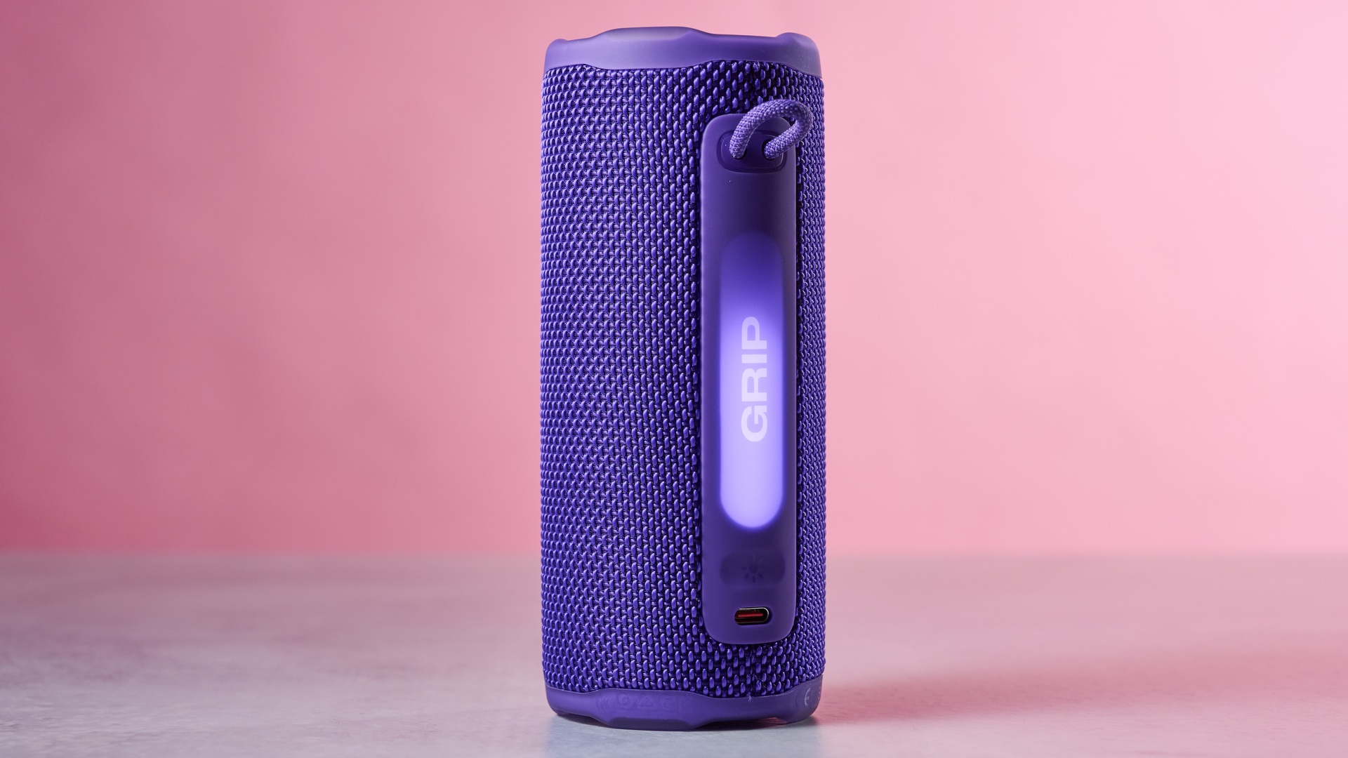 Обзор JBL Grip — защищённая портативная колонка