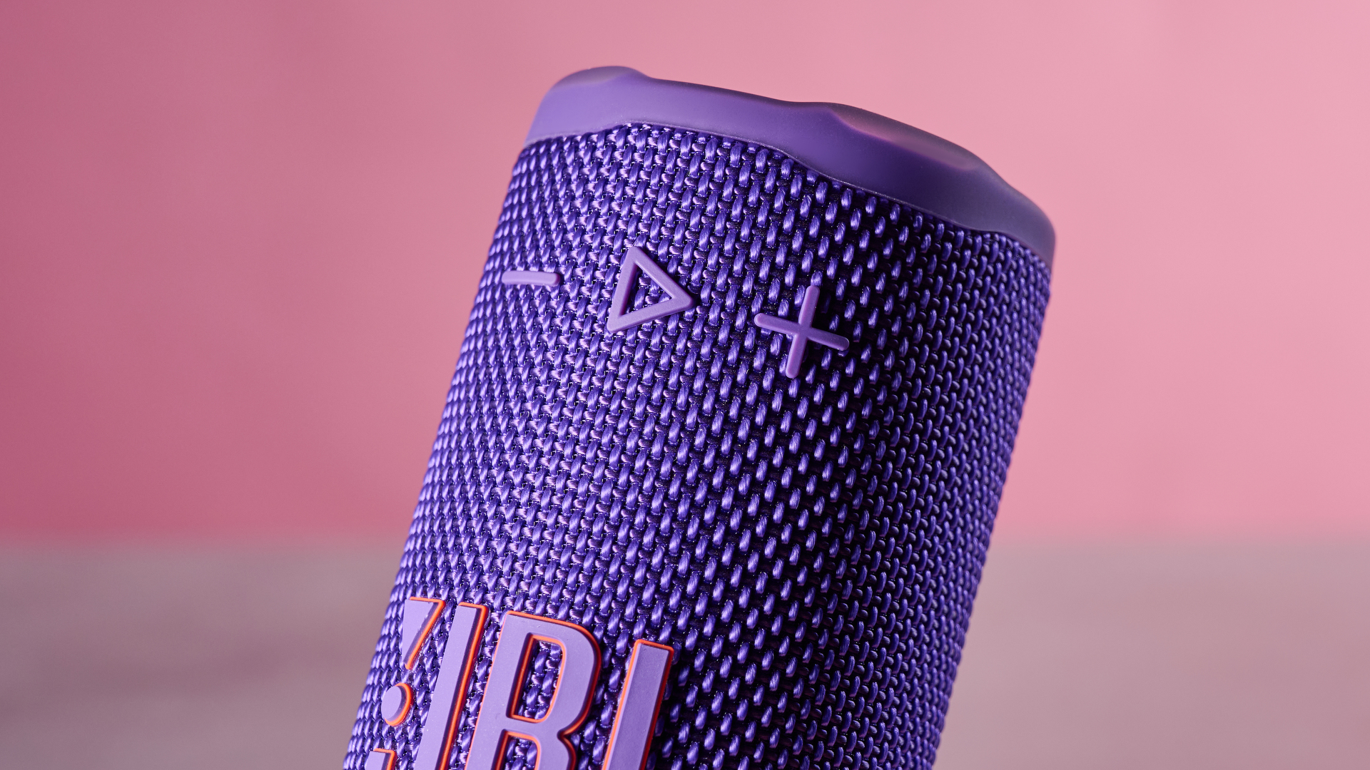 Обзор JBL Grip — защищённая портативная колонка