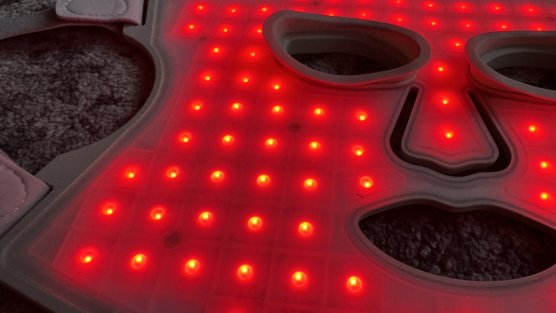 Обзор LED-маски Nanoleaf: светотерапия по доступной цене