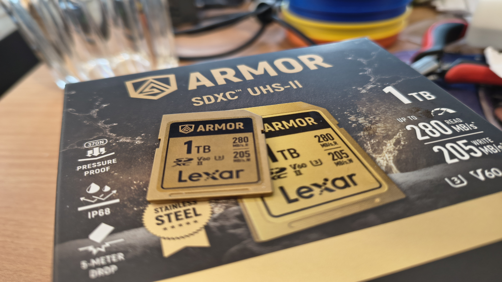 Обзор Lexar Armor Gold 1TB — защищённая SD-карта