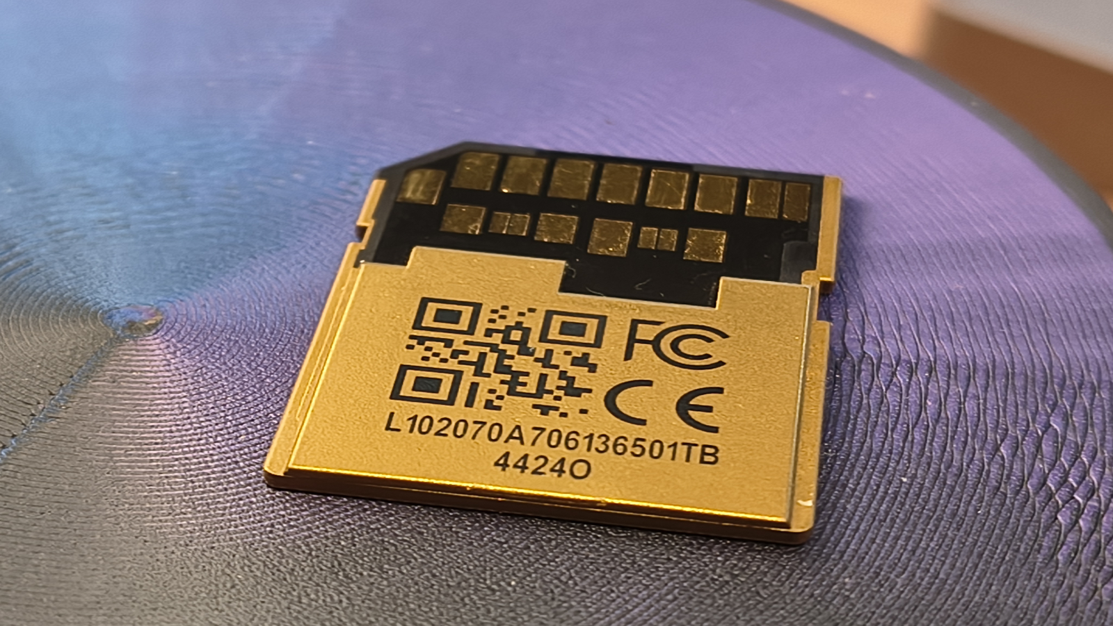 Обзор Lexar Armor Gold 1TB — защищённая SD-карта