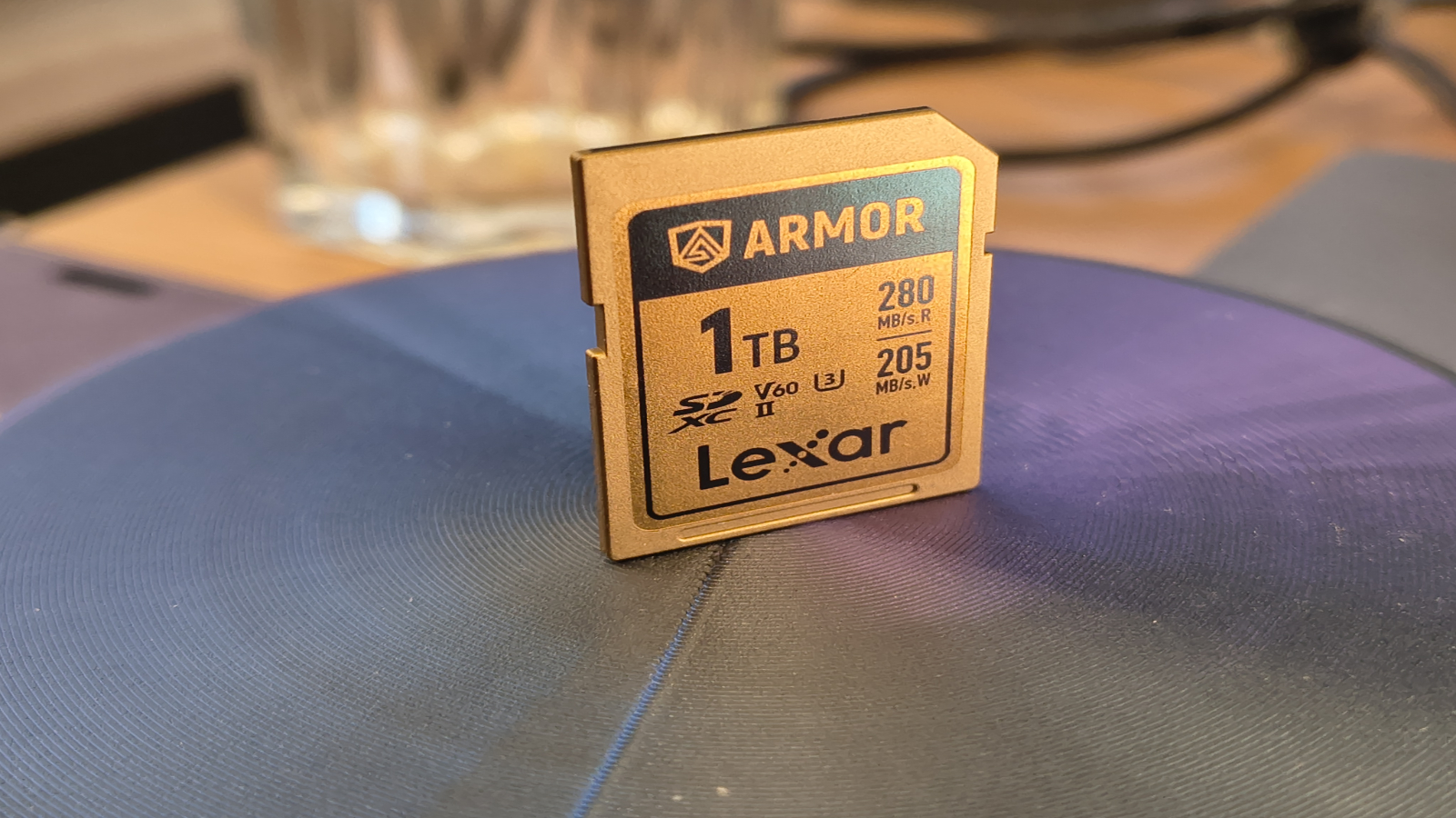 Обзор Lexar Armor Gold 1TB — защищённая SD-карта