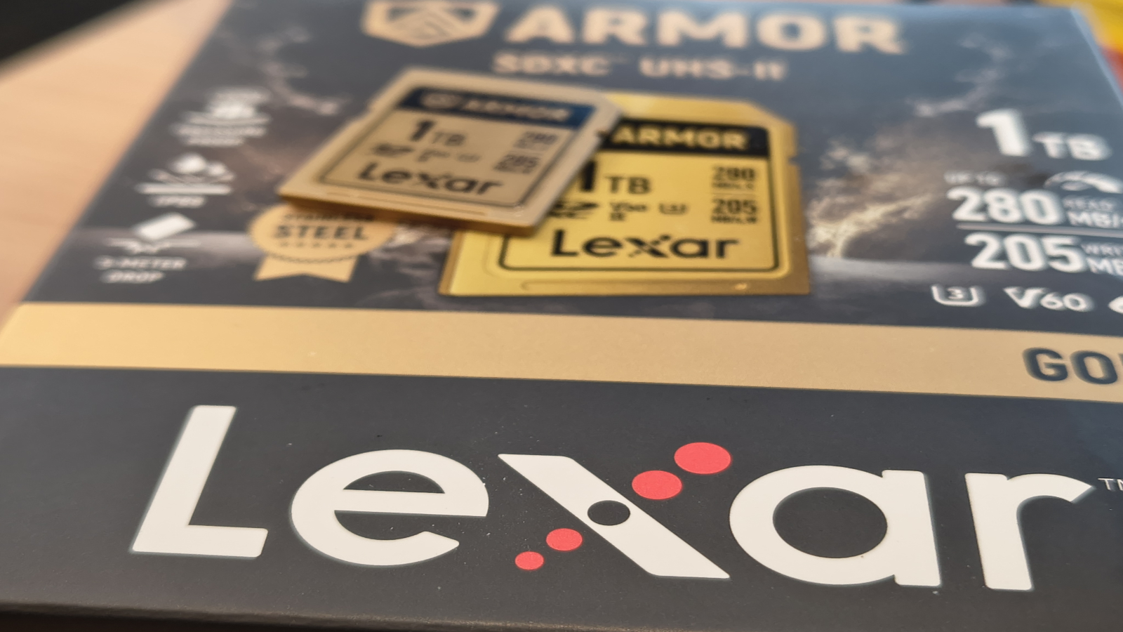 Обзор Lexar Armor Gold 1TB — защищённая SD-карта
