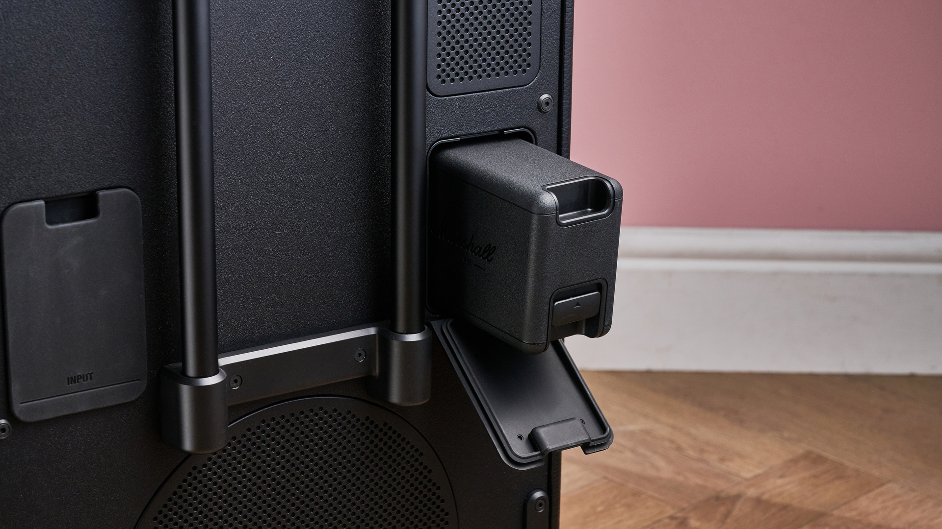 Обзор Marshall Bromley 750 — портативная колонка