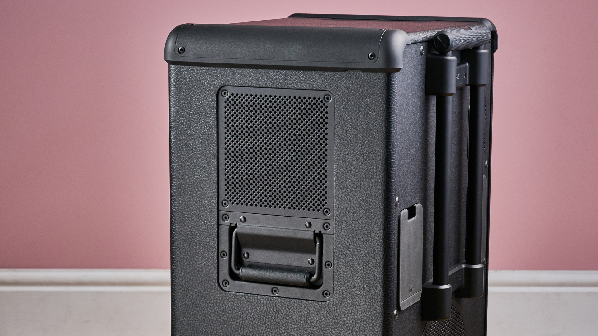 Обзор Marshall Bromley 750 — портативная колонка