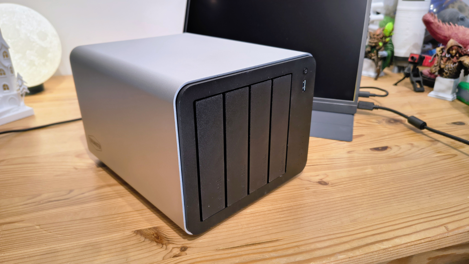 Обзор TerraMaster F4-425 Plus — доступный NAS на 144 ТБ