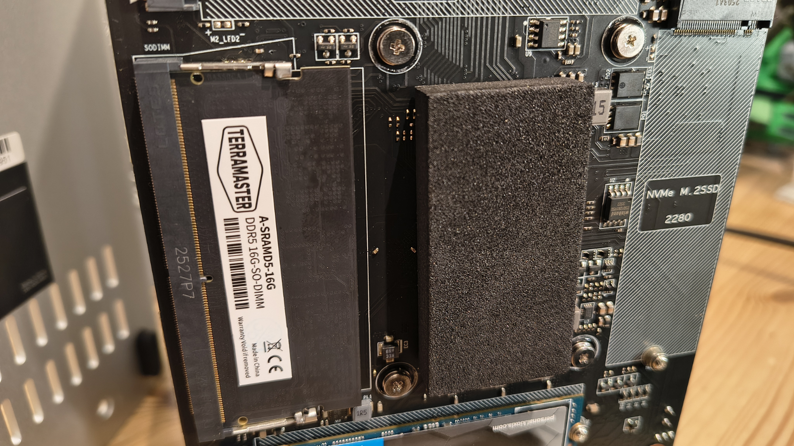 Обзор TerraMaster F4-425 Plus — доступный NAS на 144 ТБ