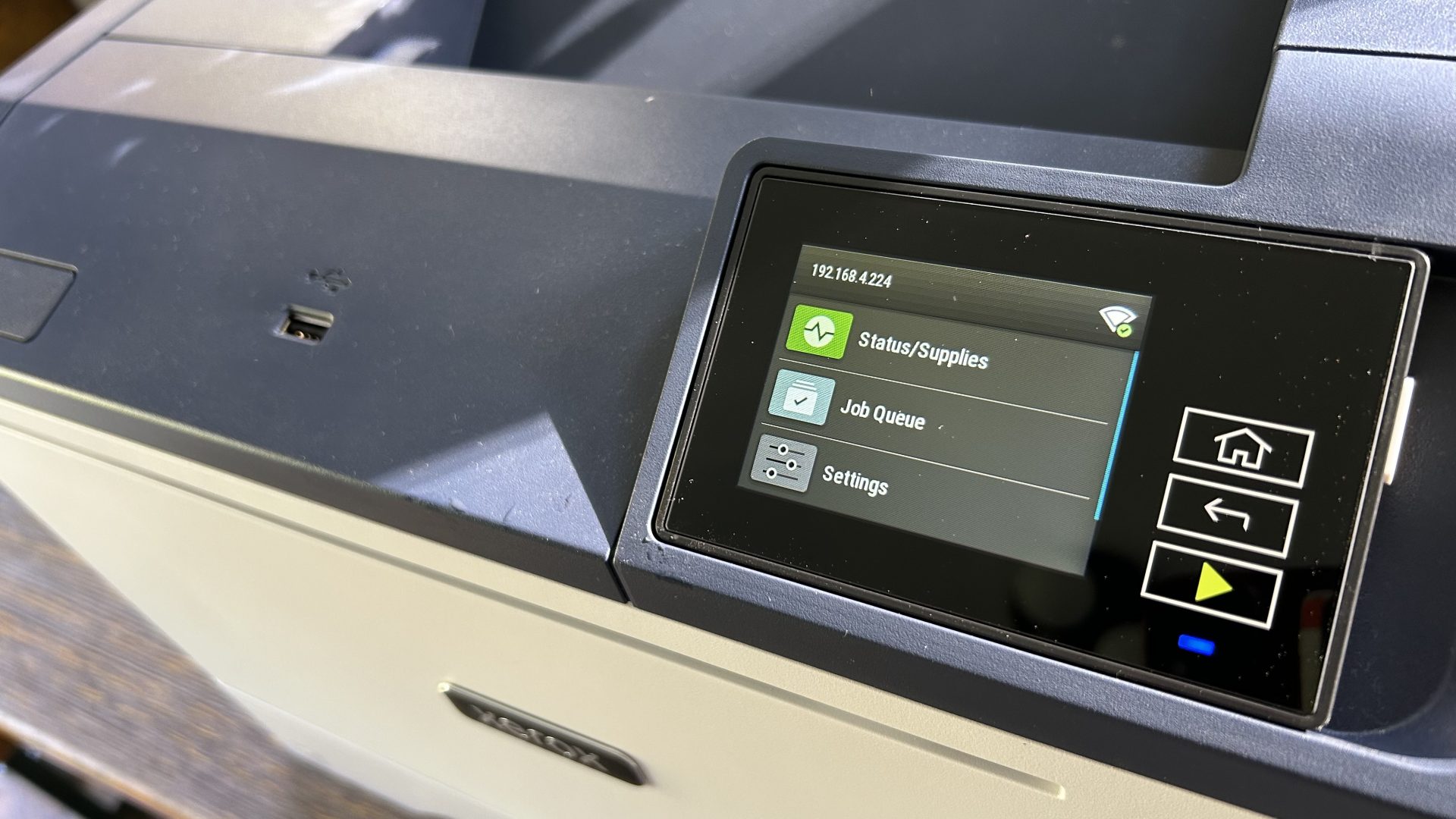 Обзор Xerox C320 — цветной лазерный принтер с сенсором