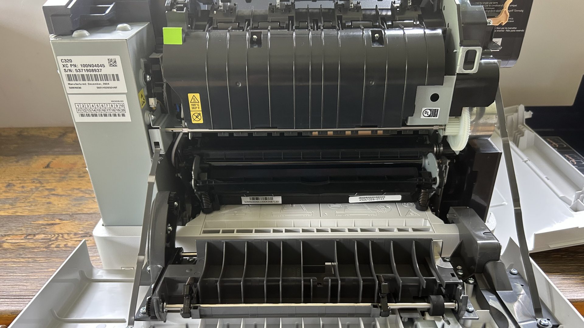 Обзор Xerox C320 — цветной лазерный принтер с сенсором