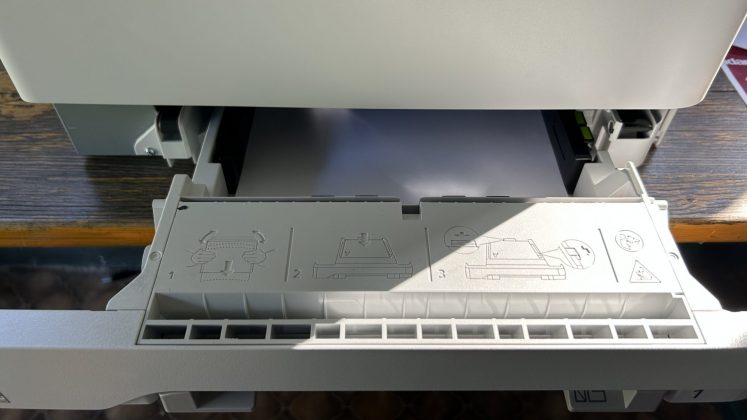 Обзор Xerox C320 — цветной лазерный принтер с сенсором