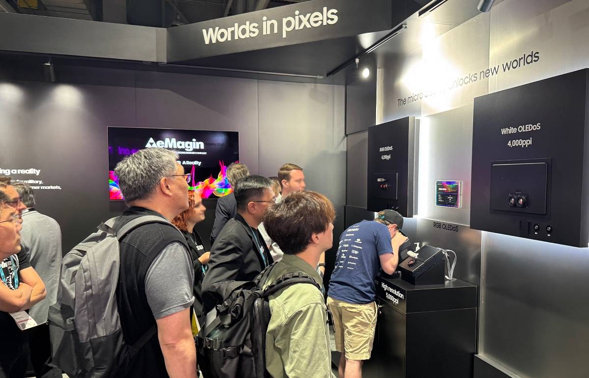 Очки Galaxy XR с OLEDoS-дисплеями: экран будущего