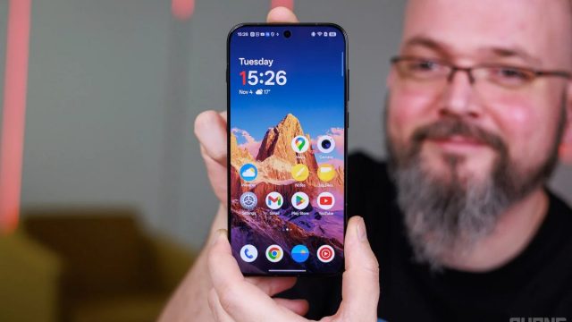 OnePlus 15: флагман с рекордным временем работы