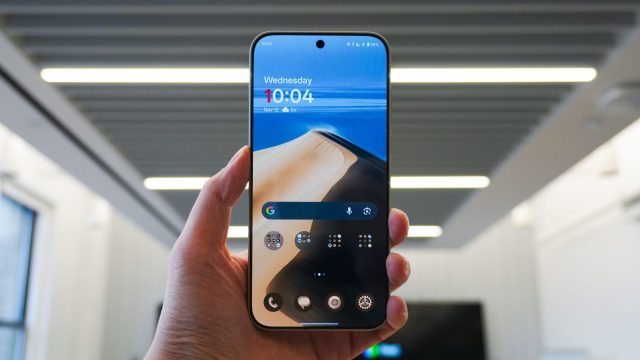 OnePlus 15 сделали зря таким тонким три глупых просчета, которые портят отличный смартфон (2) OnePlus 15 сделали зря таким тонким: три глупых просчета, которые портят отличный смартфон