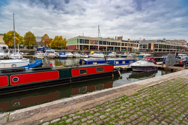 Обзор Sigma 20-200mm f/3.5-6.3 DG — удобный суперзум картинка Sigma 20-200mm f/3.5-6.3 DG