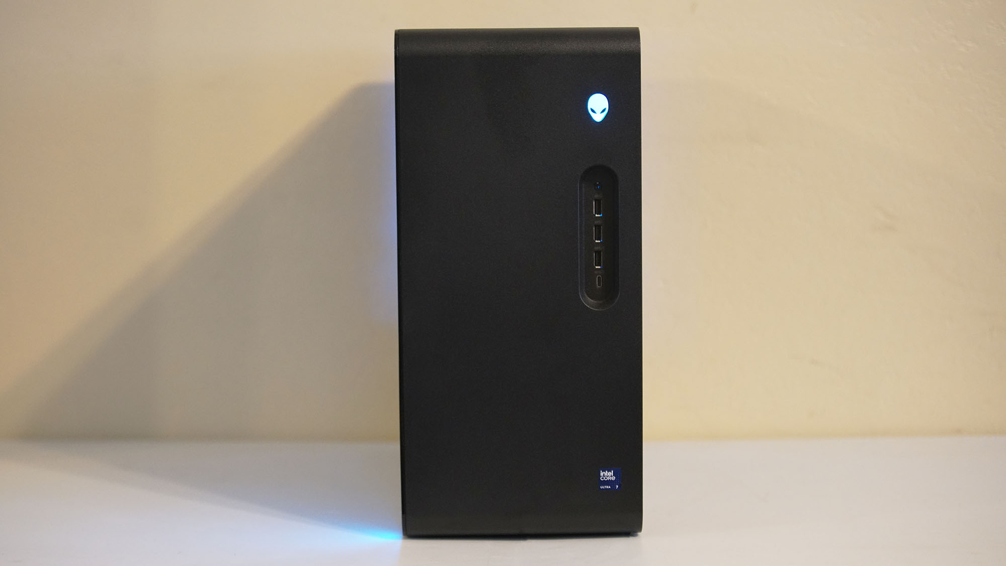 ПК Alienware Aurora (ACT1250) — мощь и стиль из будущего