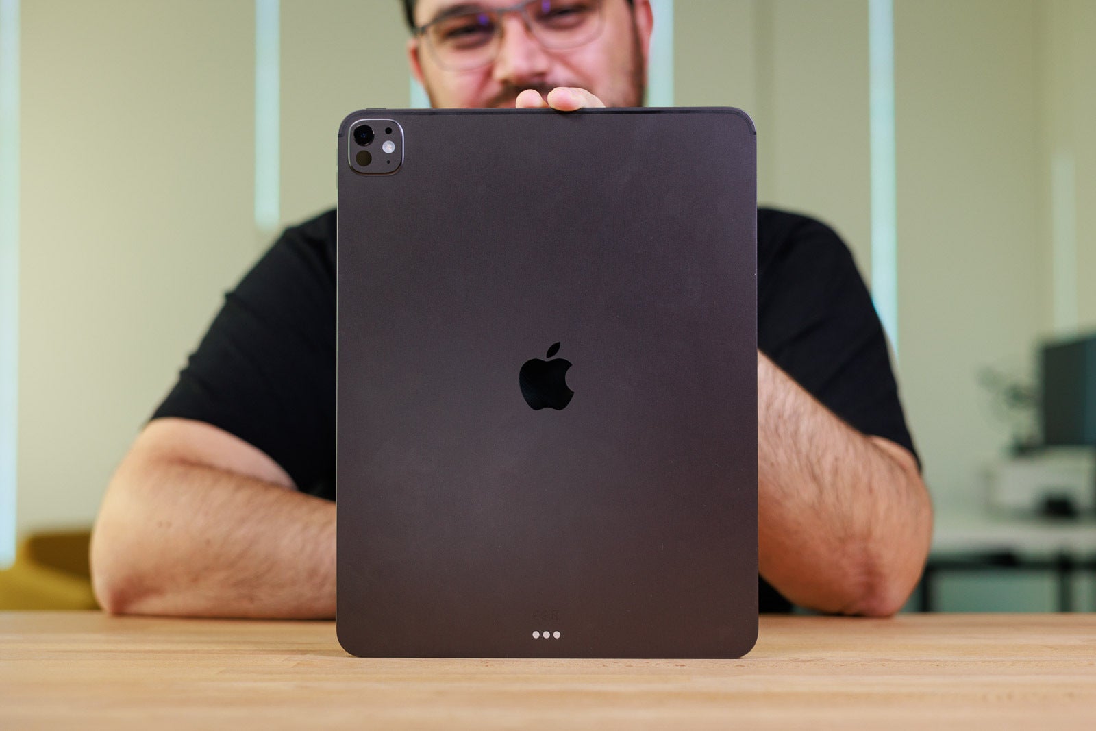 Планшет iPad Pro 13 (M5) — фантастическое излишество