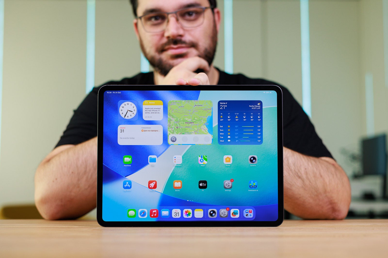 Планшет iPad Pro 13 (M5) — фантастическое излишество