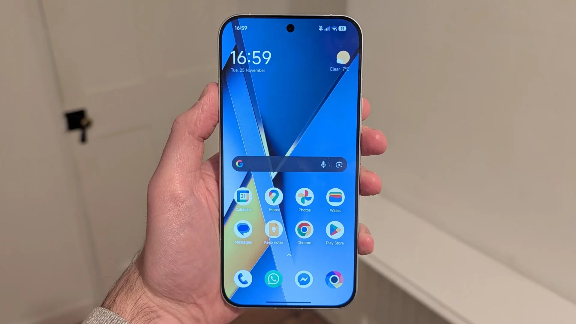 Poco F8 Ultra — дизайнерский провал или гениальное решение? Конкурентам от Apple и Google такое и не снилось картинка Poco F8 Ultra — дизайнерский провал или гениальное решение Конкурентам от Apple и Google такое и не снилось