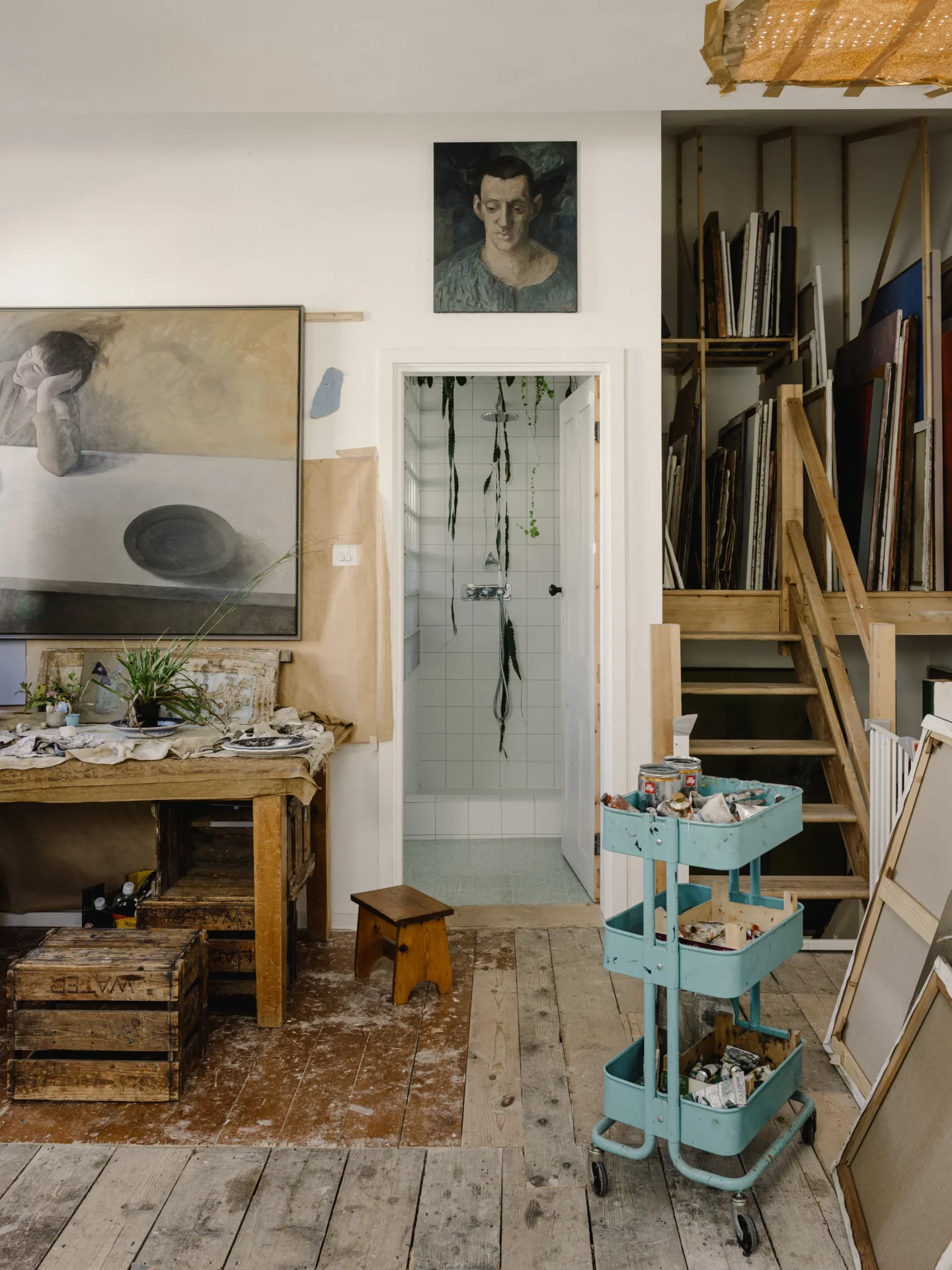 Полный провал или рай для гения? Заглянули в дом художницы, где нарушены все правила дизайна