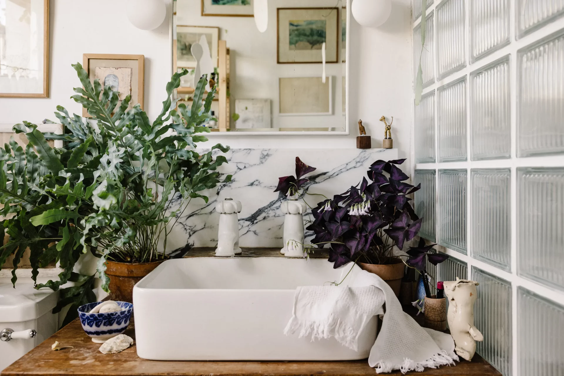 Полный провал или рай для гения? Заглянули в дом художницы, где нарушены все правила дизайна