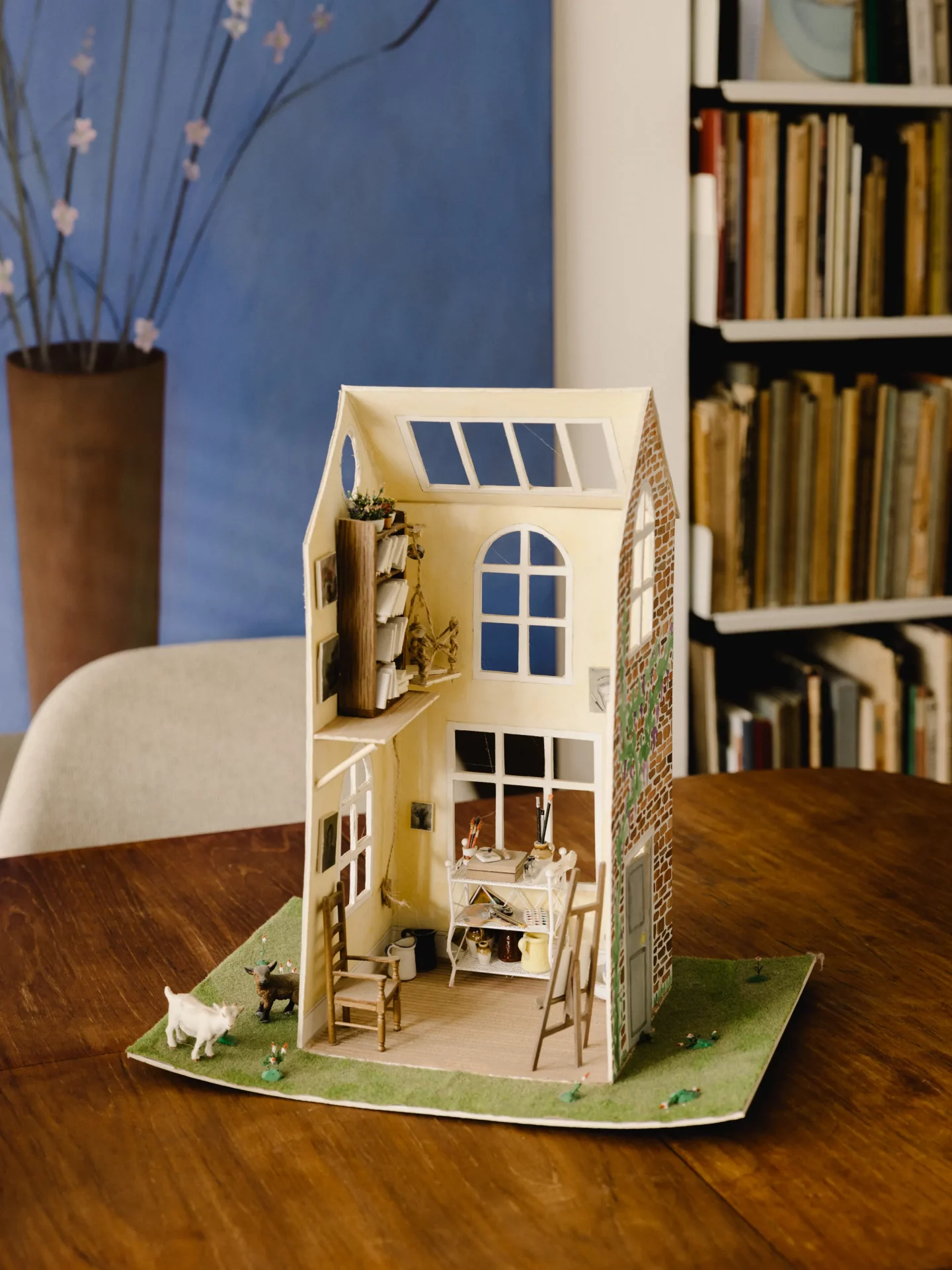 Полный провал или рай для гения? Заглянули в дом художницы, где нарушены все правила дизайна