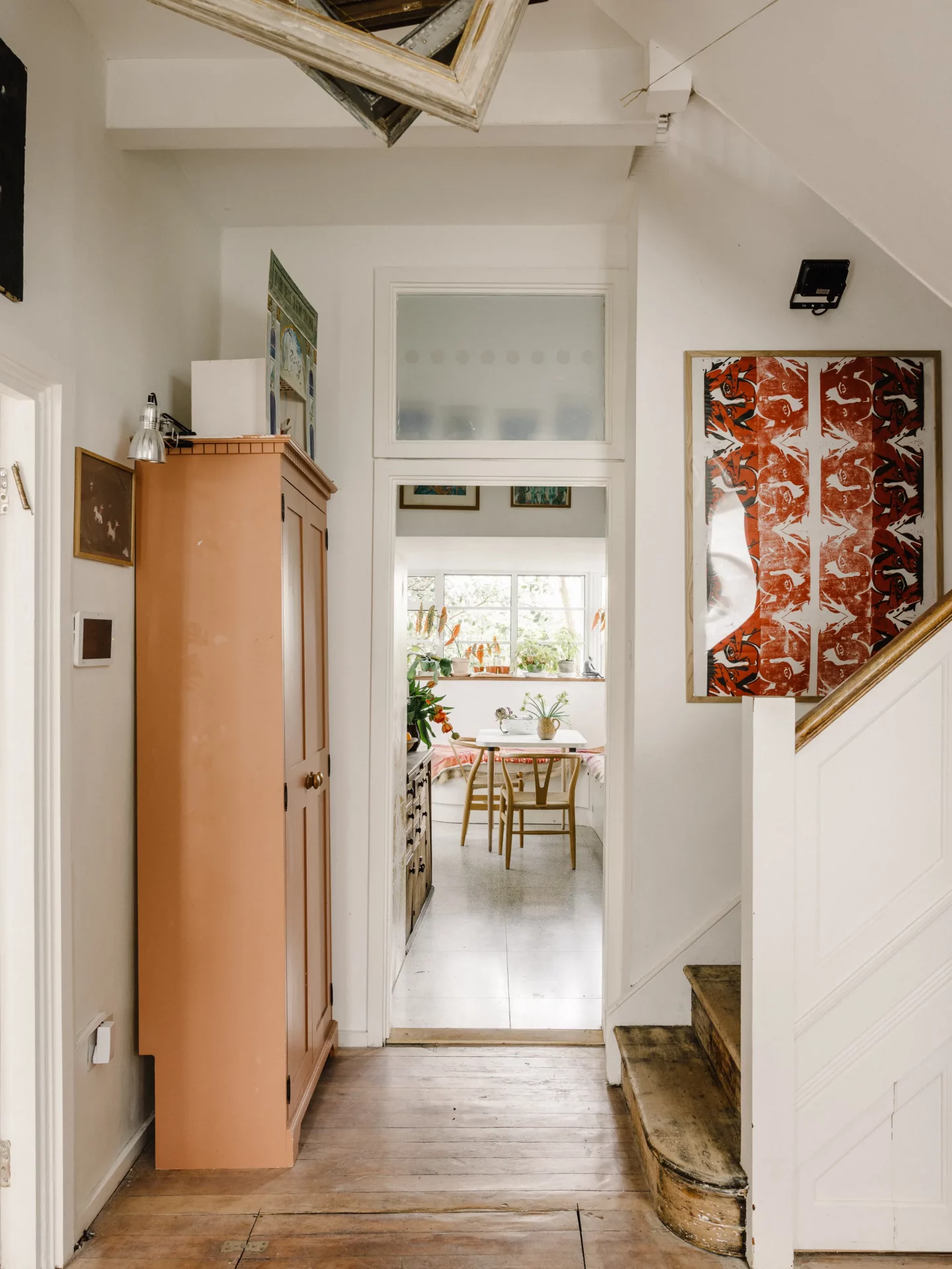 Полный провал или рай для гения? Заглянули в дом художницы, где нарушены все правила дизайна