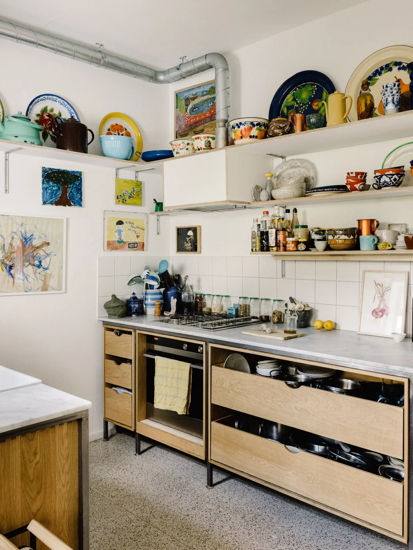 Полный провал или рай для гения? Заглянули в дом художницы, где нарушены все правила дизайна