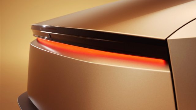 Полный провал Tesla футуристичное роботакси Cybercab получит руль и педали