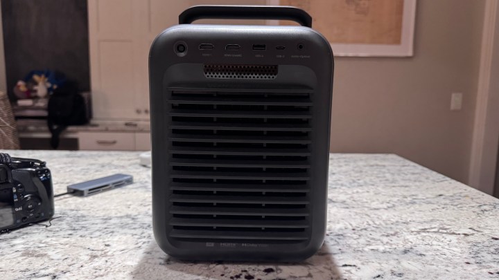 Проектор Soundcore Nebula X1: лазерный монстр