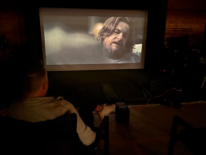 Проектор Soundcore Nebula X1: лазерный монстр