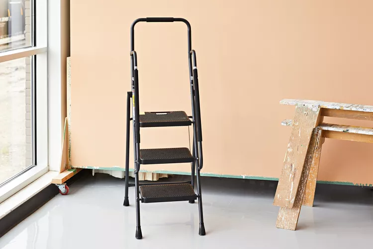 Провал на каждой ступеньке: 5 стремянок для дома, от которых одни проблемы картинка Провал на каждой ступеньке 5 стремянок для дома, от которых одни проблемы