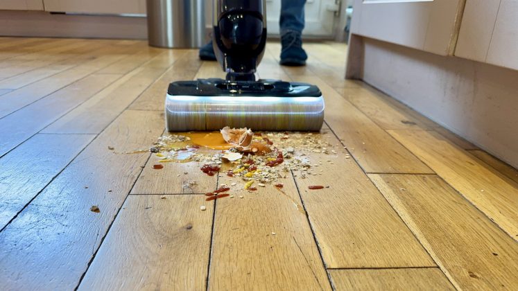 Пылесос Eureka RapidWash 730 для сухой и влажной уборки