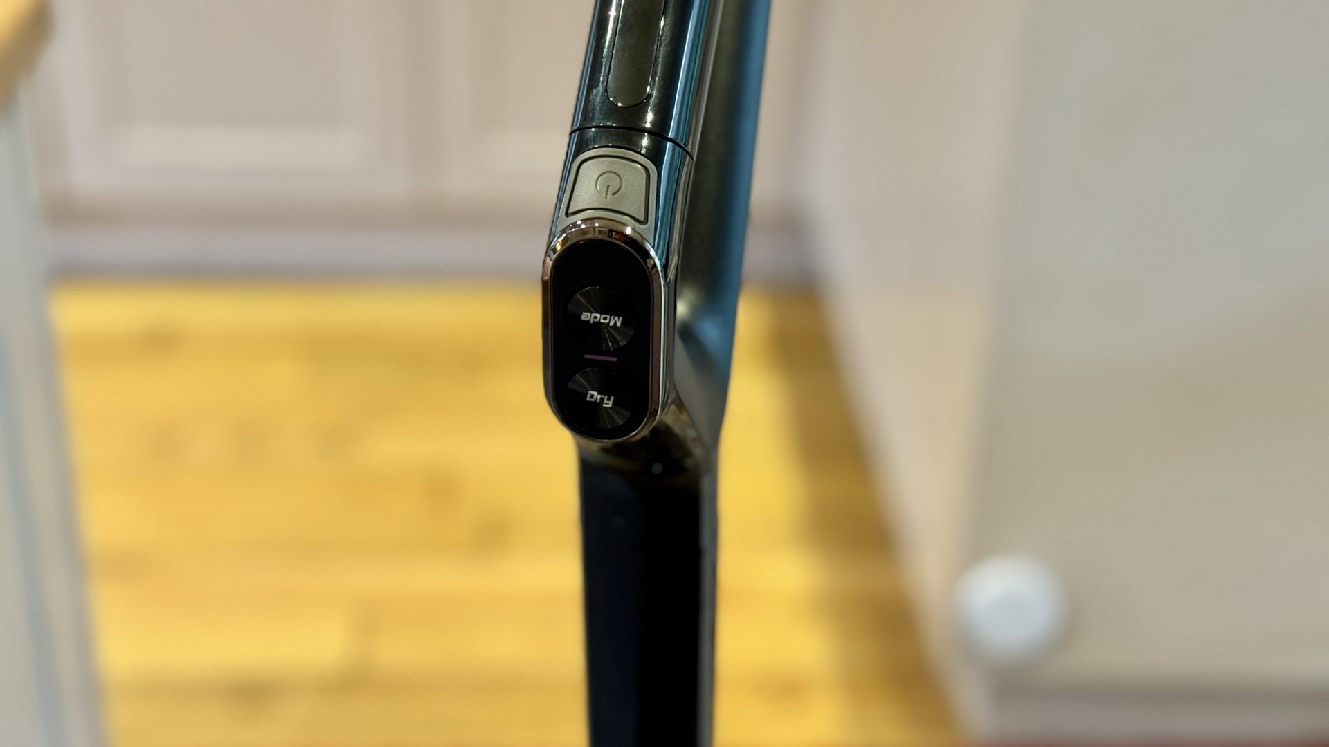 Пылесос Eureka RapidWash 730 для сухой и влажной уборки