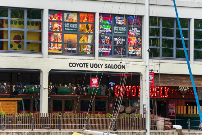 Обзор Sigma 20-200mm f/3.5-6.3 DG — удобный суперзум картинка Sigma 20-200mm f/3.5-6.3 DG