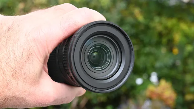 Обзор Sigma 20-200mm f/3.5-6.3 DG — удобный суперзум картинка Sigma 20-200mm f/3.5-6.3 DG