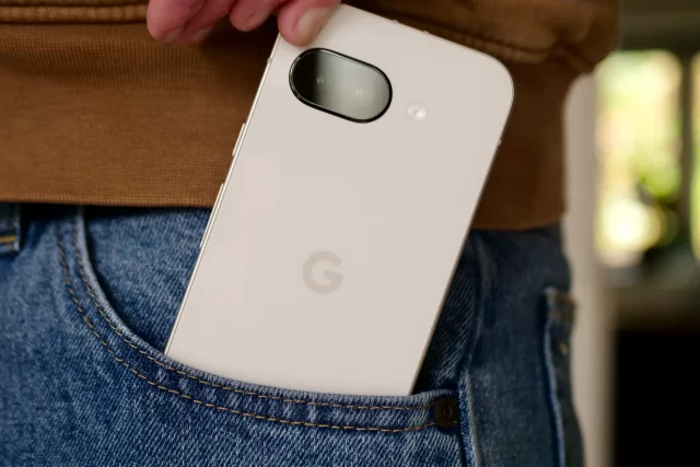 С Google Pixel 10a все не так: старый проблемный чип и никакой новой камеры