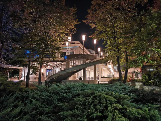 С камерой OnePlus 15 что-то не так. Объясняем, почему все так плохо