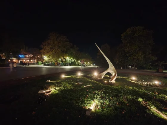 С камерой OnePlus 15 что-то не так. Объясняем, почему все так плохо