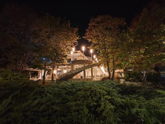 С камерой OnePlus 15 что-то не так. Объясняем, почему все так плохо