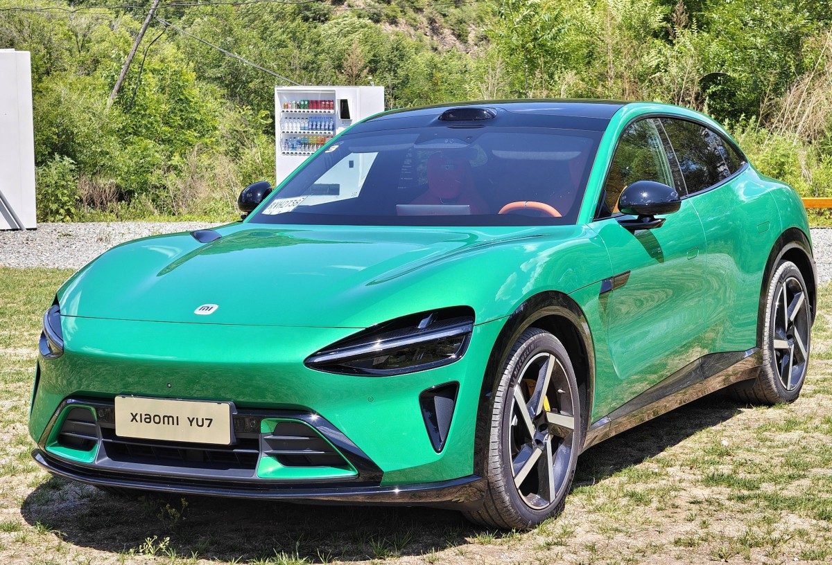 С кроссовером Xiaomi YU7 все не так: рекордные продажи убили популярный седан SU7 картинка С кроссовером Xiaomi YU7 все не так рекордные продажи убили популярный седан SU7