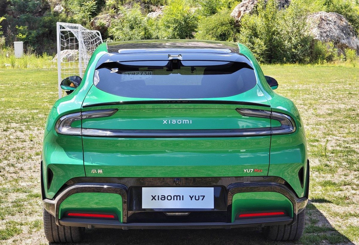 С кроссовером Xiaomi YU7 все не так: рекордные продажи убили популярный седан SU7 картинка С кроссовером Xiaomi YU7 все не так рекордные продажи убили популярный седан SU7