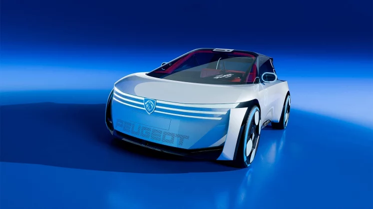 С Peugeot Polygon что-то не так: французы показали электрокар с квадратным рулем, и кажется, они зря это сделали