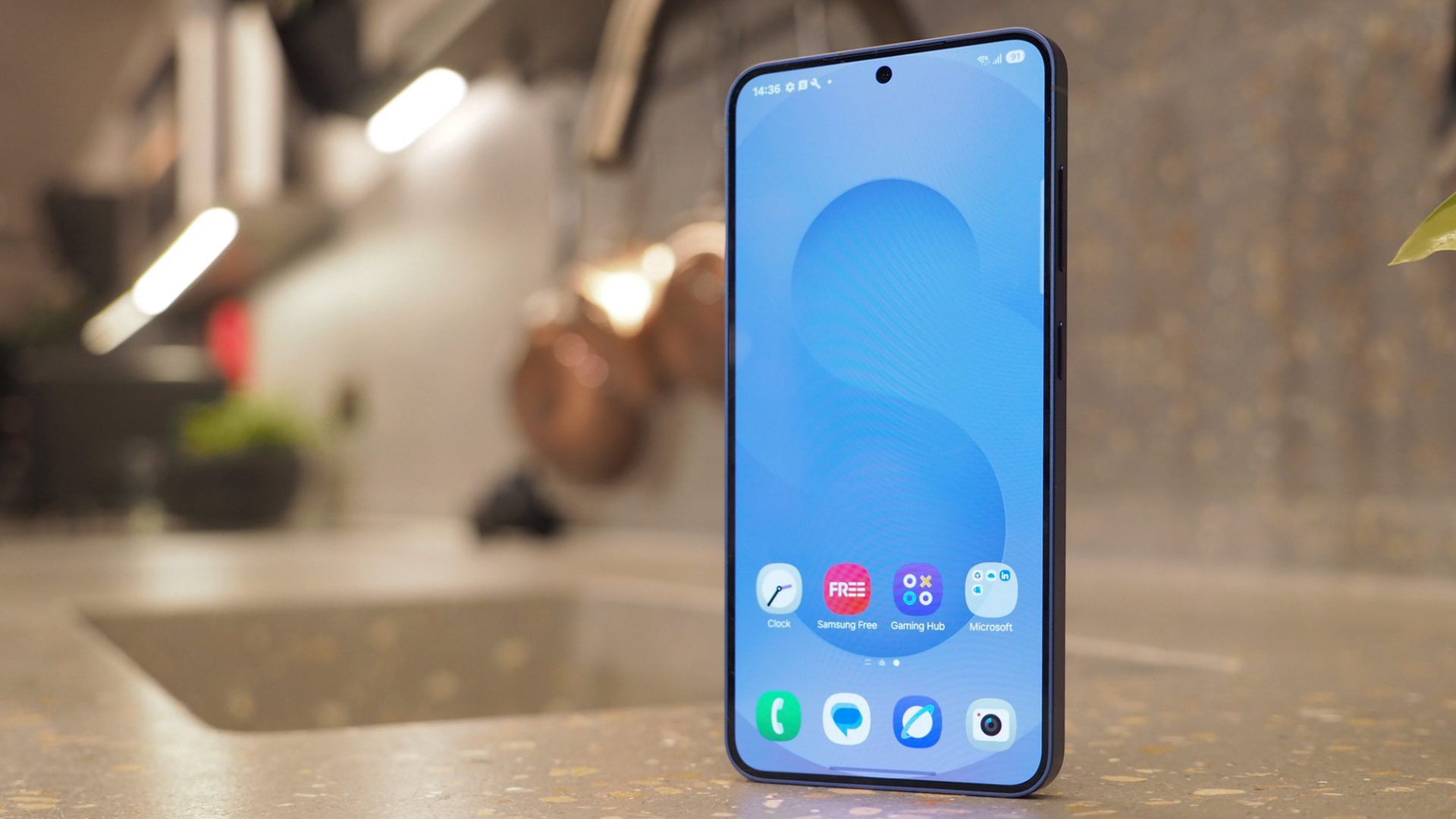 Samsung Galaxy S26 не впечатлил: опять пустые слова про AI и провальный Exynos картинка Samsung Galaxy S26 не впечатлил опять пустые слова про AI и провальный Exynos