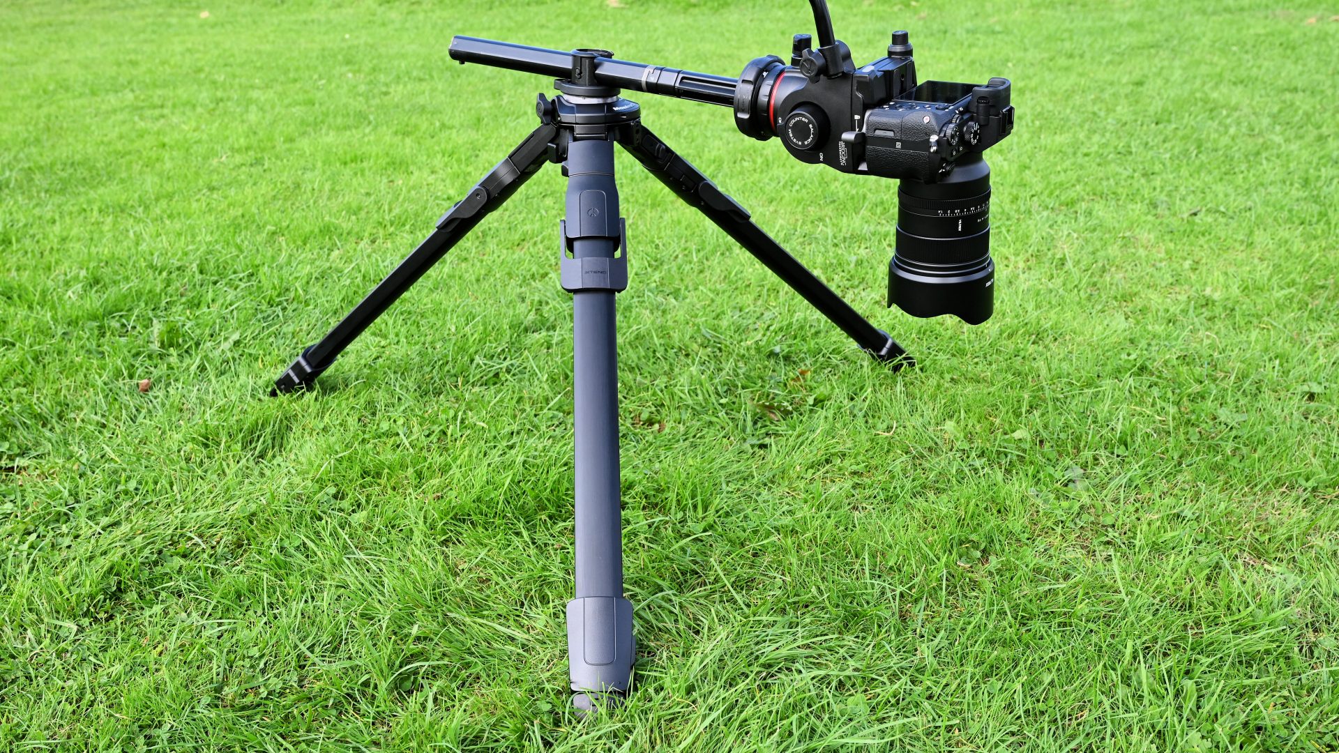 Штатив Manfrotto One Hybrid — универсальное решение